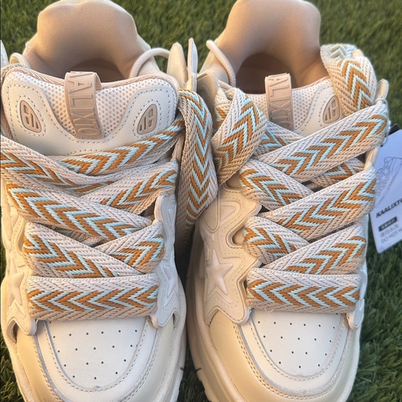 KAALIXTO丨Cream Bread Shoes Size Women’s 10 - Picture 6 of 6